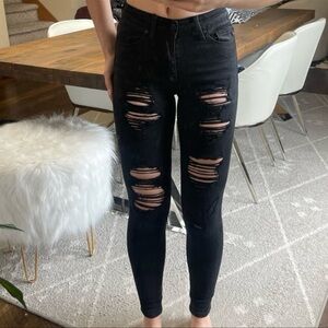 Black distressed skinny jeans